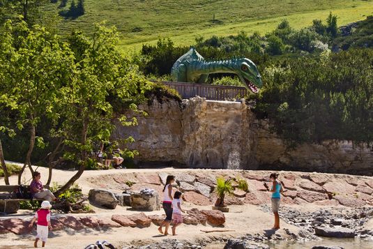 Triassic Park, Kinder spielen, © Bergbahnen Steinplatte