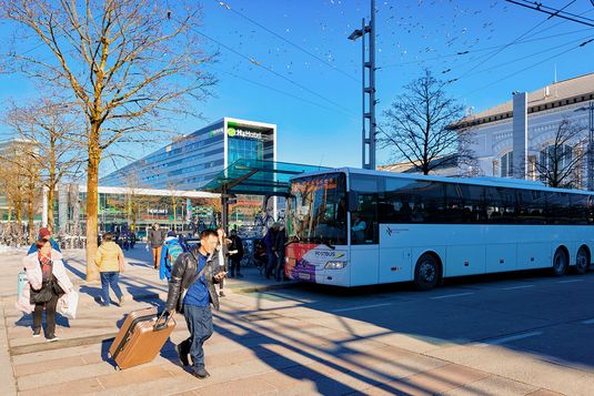 Hauptbahnhof Salzburg, Bus